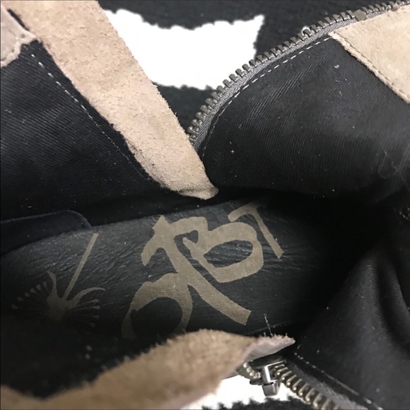 OTBT Price Leather Double Zip Ankle Booties In Taupe Size 7 - Picture 7 of 9